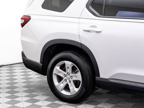 Used 2023 Honda Pilot LX image 30