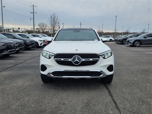 Used 2025 Mercedes-Benz GLC 300 4MATIC image 4