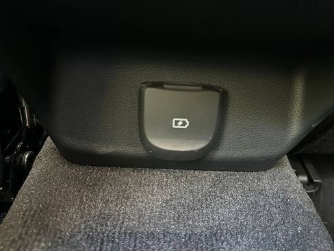 Certified 2026 Genesis GV70 2.5T AWD/4WD image 19