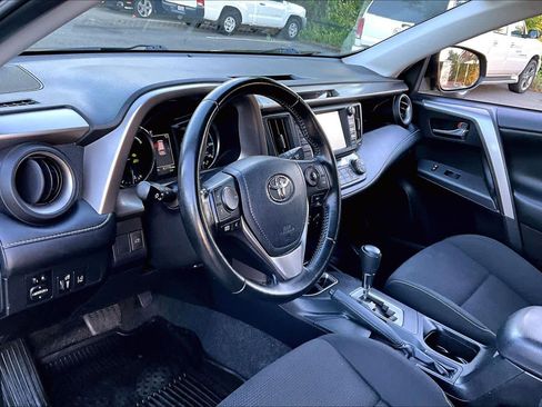 Used 2018 Toyota RAV4 XLE w/ Convenience Package AWD/4WD image 17