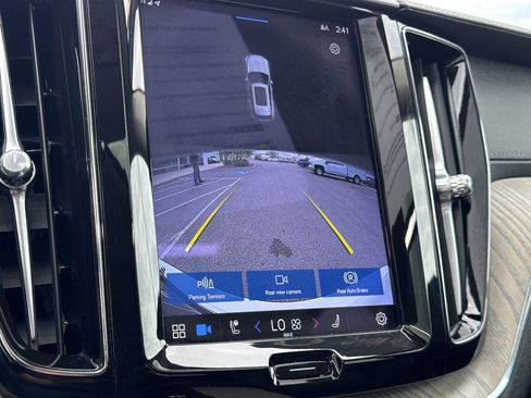 Used 2022 Volvo XC60 B5 Inscription w/ Climate Package image 15