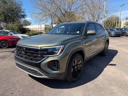 New 2026 Volkswagen Atlas Cross Sport SE FWD image 2