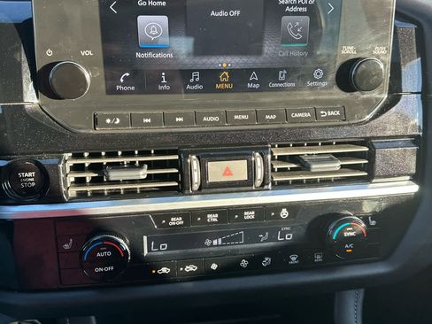 Used 2025 Nissan Pathfinder SL w/ SL Premium Package image 14