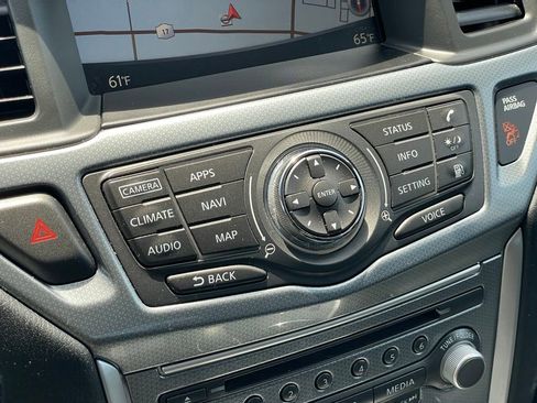 Used 2019 Nissan Pathfinder SL AWD/4WD image 31
