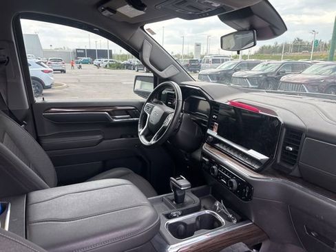Used 2023 Chevrolet Silverado 1500 RST w/ Convenience Package II AWD/4WD image 4
