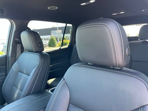 Used 2026 Chevrolet Traverse LT w/ Midnight/Sport Edition AWD/4WD image 23
