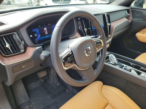 Used 2023 Volvo XC60 B5 Ultimate w/ Protection Package Premier image 23