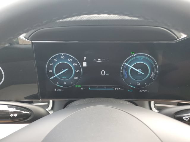 Certified 2025 Hyundai Elantra Limited FWD image 24