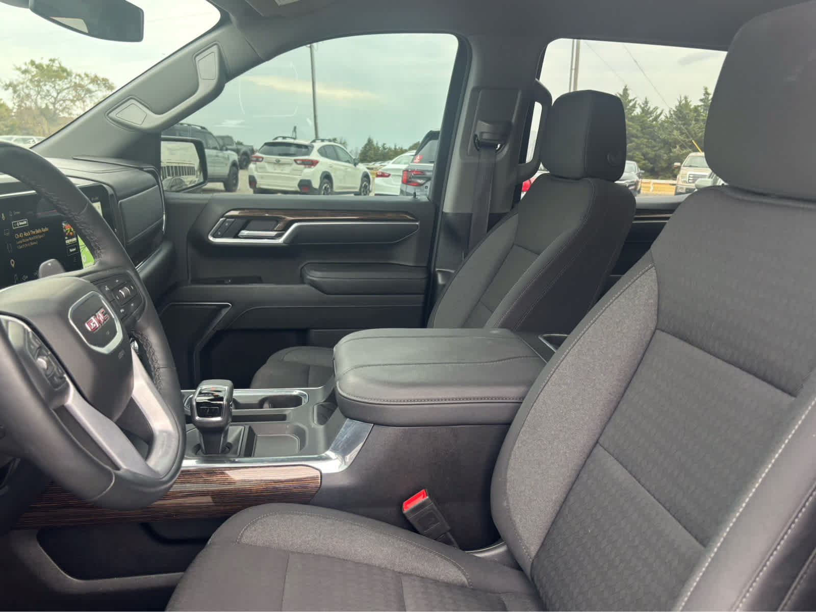 Used 2025 GMC Sierra 1500 Elevation AWD/4WD image 4