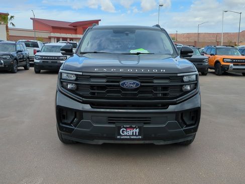 Used 2025 Ford Expedition Active AWD/4WD image 11