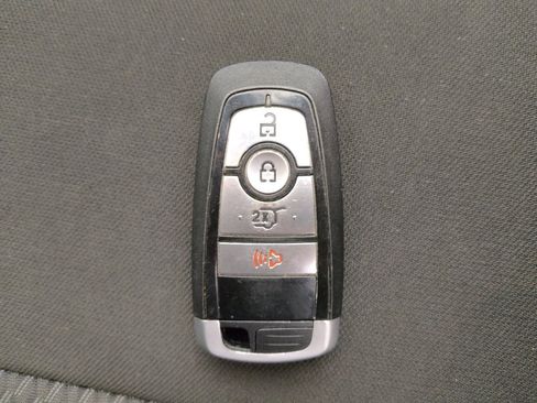 Used 2023 Ford Explorer XLT image 32