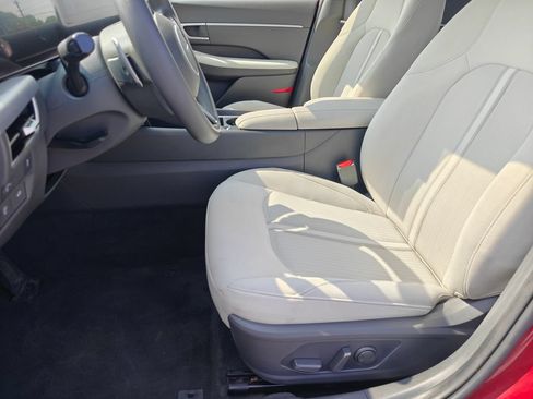 Used 2025 Hyundai Sonata SEL FWD image 11