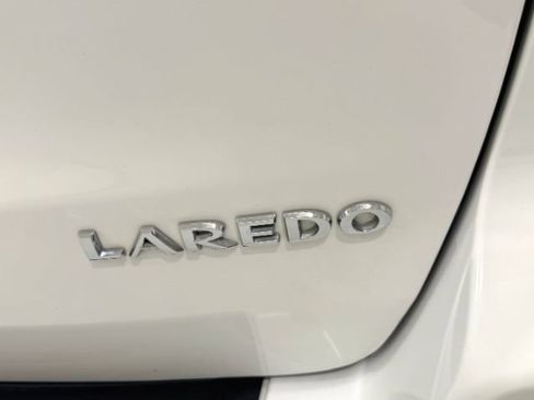 Used 2014 Jeep Grand Cherokee Laredo w/ Quick Order Package 23E AWD/4WD image 12