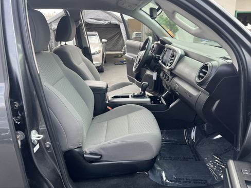 Used 2022 Toyota Tacoma SR5 RWD image 35