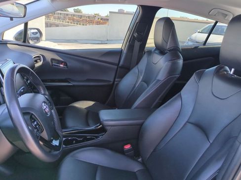 Used 2022 Toyota Prius Prime XLE FWD image 17