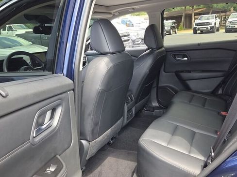 Used 2024 Nissan Rogue SL w/ SL Premium Package FWD image 9