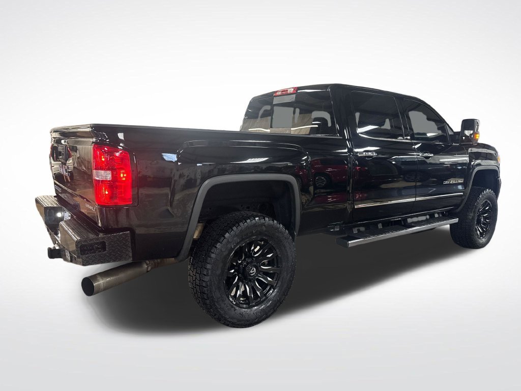 Used 2018 GMC Sierra 2500 Denali w/ Duramax Plus Package AWD/4WD image 5