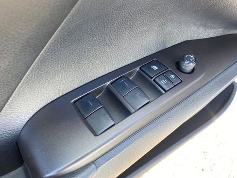 Used 2023 Toyota Camry SE image 15