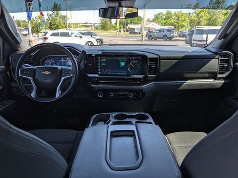 Used 2023 Chevrolet Silverado 1500 LT AWD/4WD image 11