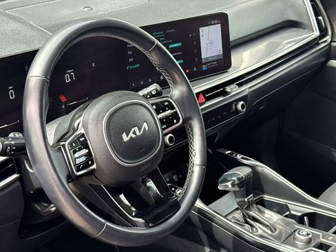 Used 2025 Kia Sorento S w/ Panoramic Sunroof Package FWD image 19
