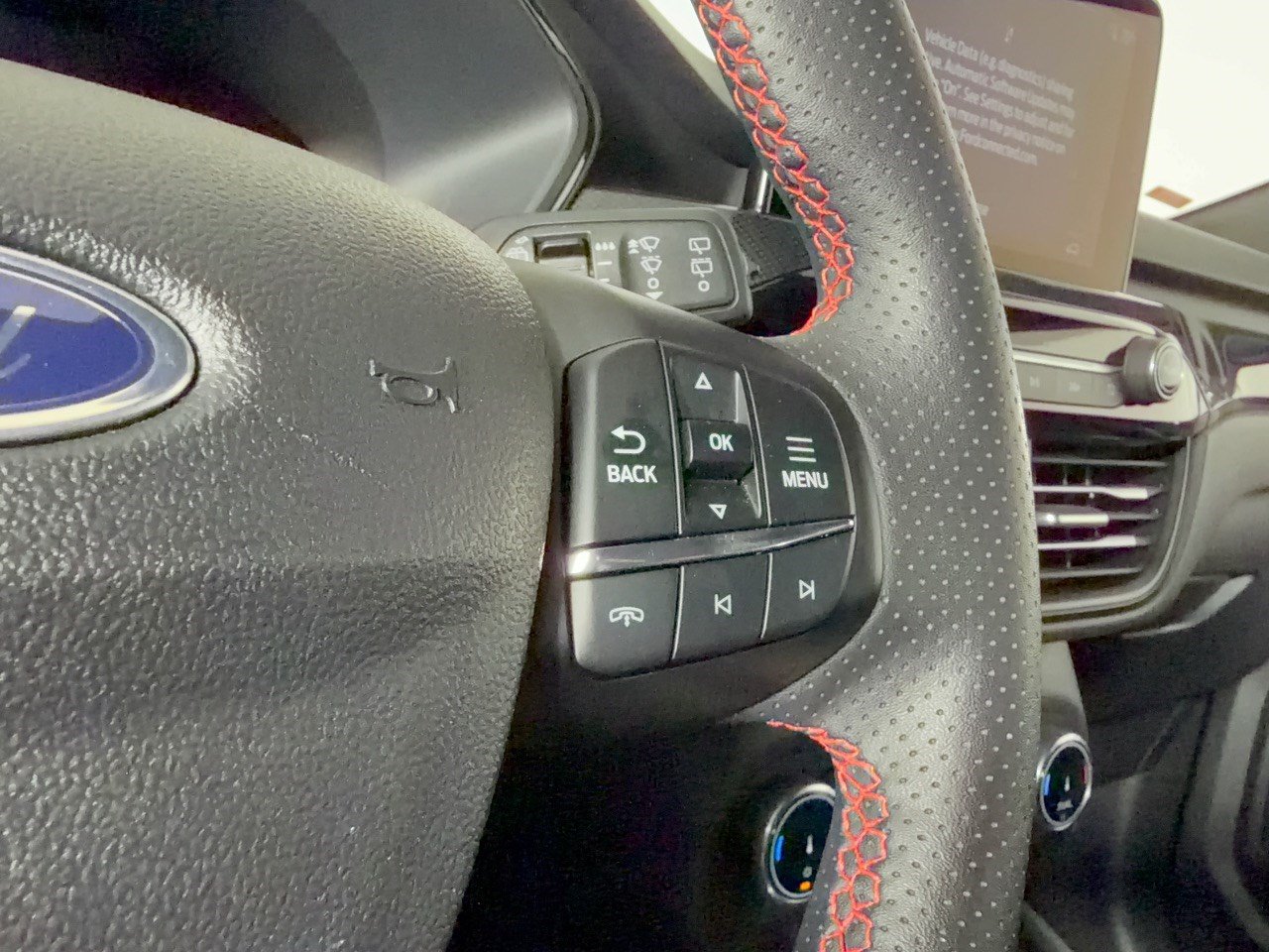 Used 2025 Ford Escape ST-Line Select AWD/4WD image 19