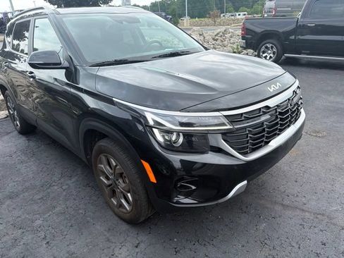 Used 2024 Kia Seltos S AWD/4WD image 3