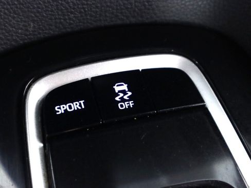 Used 2020 Toyota Corolla SE FWD image 22