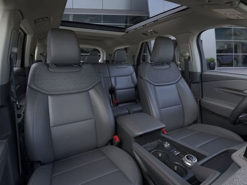 New 2026 Ford Explorer Active w/ Active Comfort Package image 10