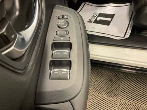 Used 2025 Honda HR-V EX-L image 21