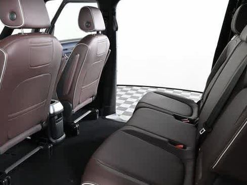 New 2025 Volkswagen ID. Buzz Pro S RWD image 34