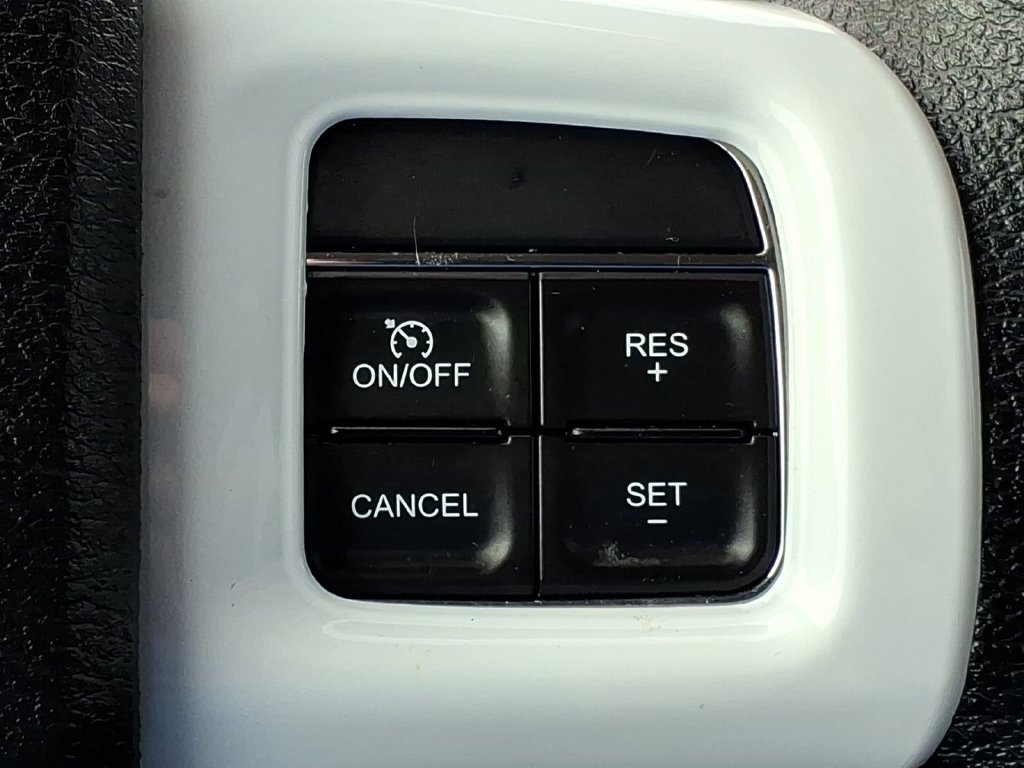 Used 2020 Dodge Journey SE w/ Blacktop Package FWD image 24