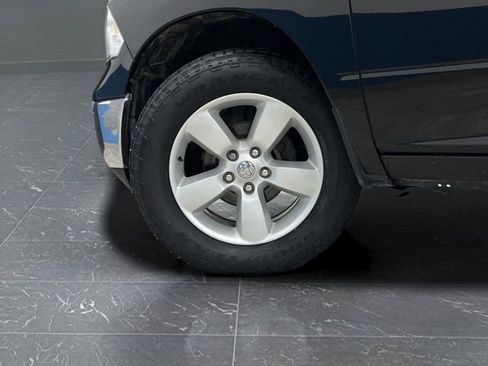 Used 2022 RAM 1500 Classic SLT image 31