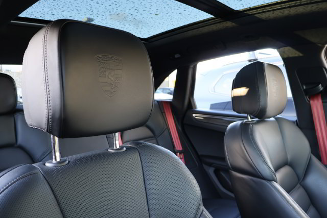 Used 2024 Porsche Macan S AWD/4WD image 22