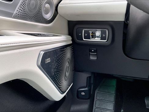 Used 2024 Lincoln Nautilus Black Label image 34