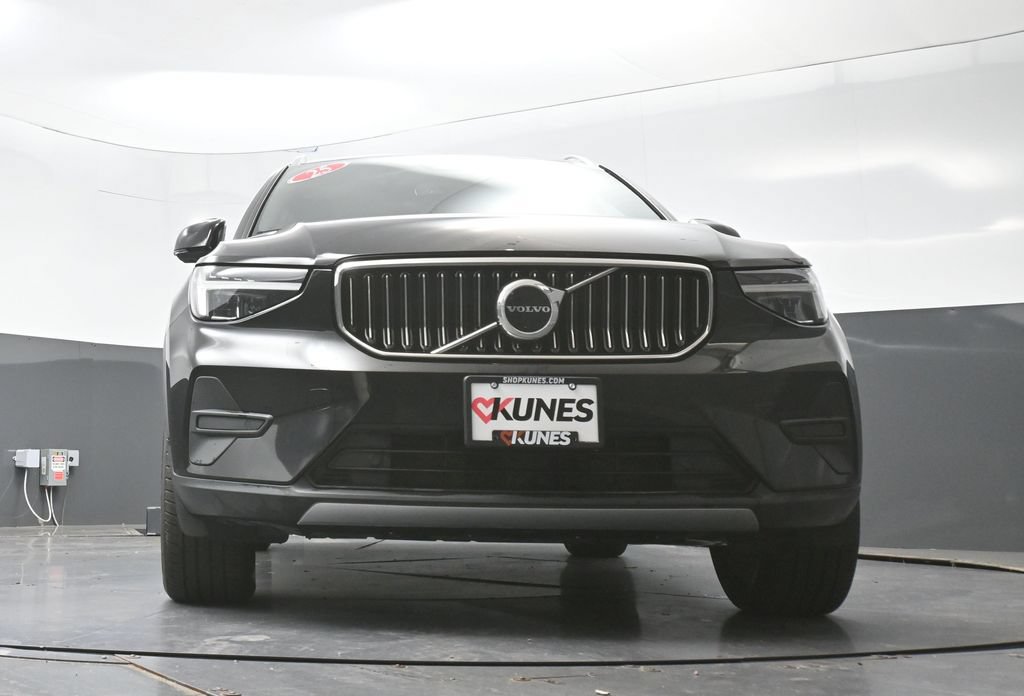 Used 2025 Volvo XC40 B5 Core AWD/4WD image 52