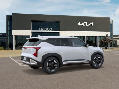 New 2027 Kia Seltos S FWD image 6