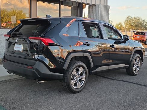 Used 2022 Toyota RAV4 XLE image 4