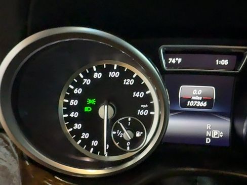 Used 2014 Mercedes-Benz GL 450 4MATIC image 19