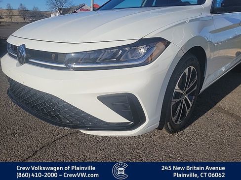 Certified 2025 Volkswagen Jetta Sport image 24