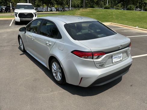 Used 2023 Toyota Corolla LE w/ LE Convenience Package FWD image 8