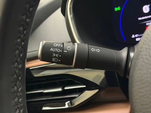 Certified 2025 Acura MDX SH-AWD w/ Technology Package image 22