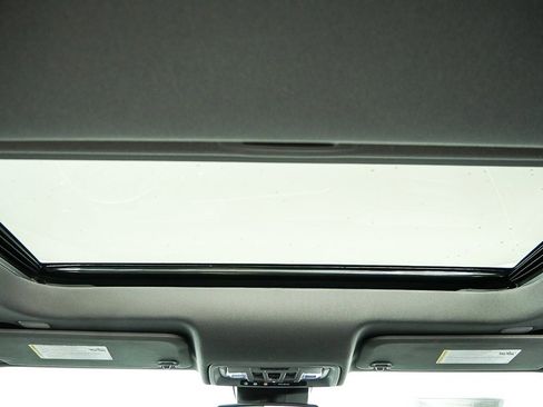 Used 2024 GMC Sierra 1500 SLT w/ SLT Premium Plus Package image 21