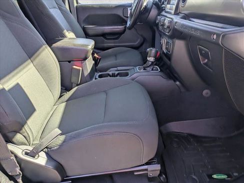 Used 2019 Jeep Wrangler Sport S image 21