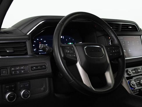 Used 2023 GMC Yukon XL Denali AWD/4WD image 32