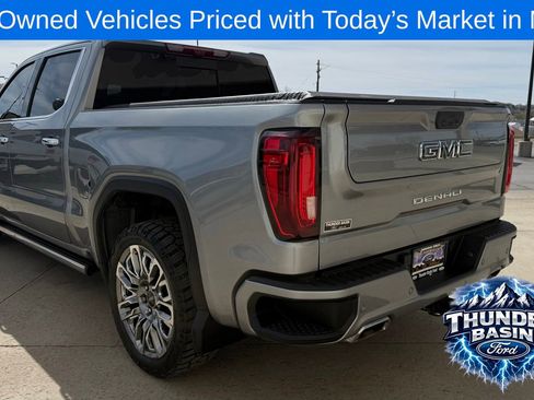 Used 2023 GMC Sierra 1500 Denali Ultimate AWD/4WD image 7