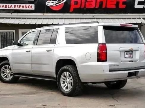 Used 2019 Chevrolet Suburban LT AWD/4WD image 18