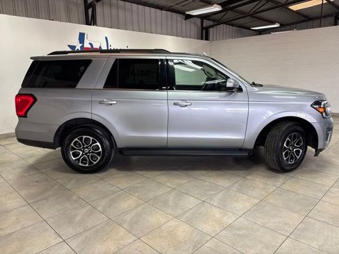 Used 2024 Ford Expedition XLT RWD image 6