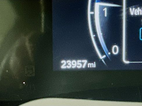 Used 2025 Toyota Grand Highlander AWD image 18