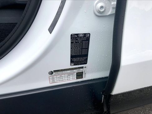 New 2026 Land Rover Discovery Limited Edition image 18