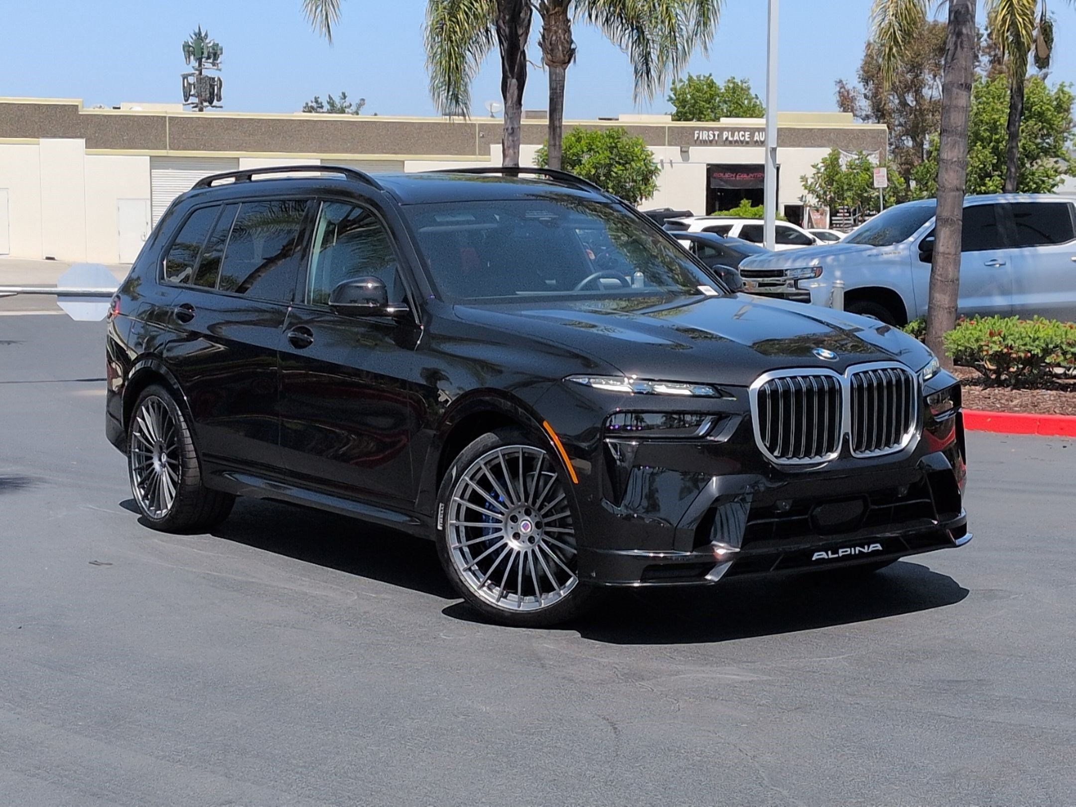Used 2025 BMW ALPINA XB7 AWD/4WD image 2